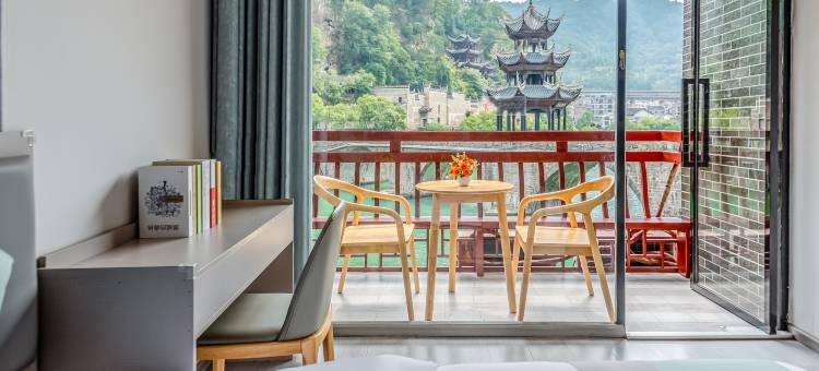 追梦水榭·Riverside lnn观景客栈(镇远古城店)图片