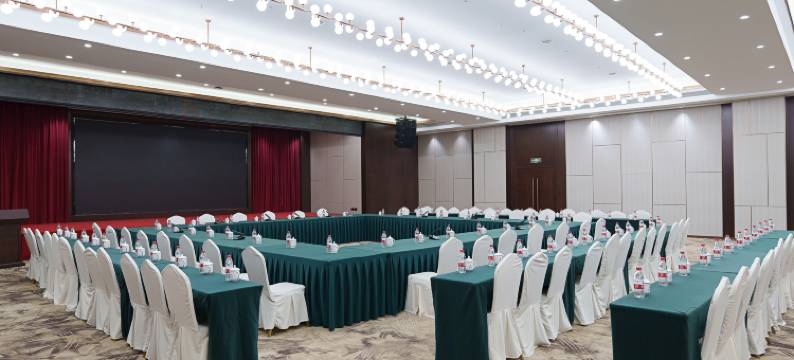 南充万泰大酒店(西华师大行署校区店)图片