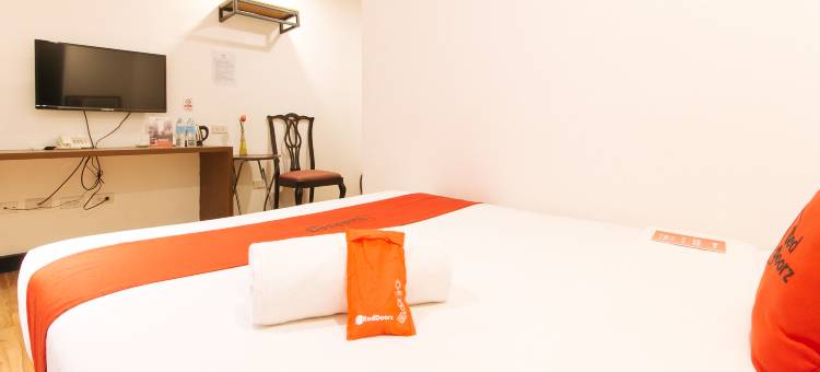 红门酒店普拉斯@ MM酒店拉斯皮纳斯-原红门酒店普拉斯近竹管风琴(RedDoorz Plus @ MM Hotel Las Pinas)图片