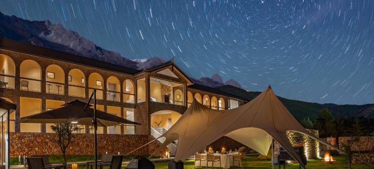 岚岫·日照金山民宿(玉龙雪山店)图片