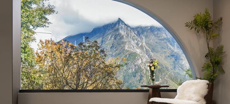 看山是山·隐奢·悬崖观景民宿(康定情歌广场店)图片