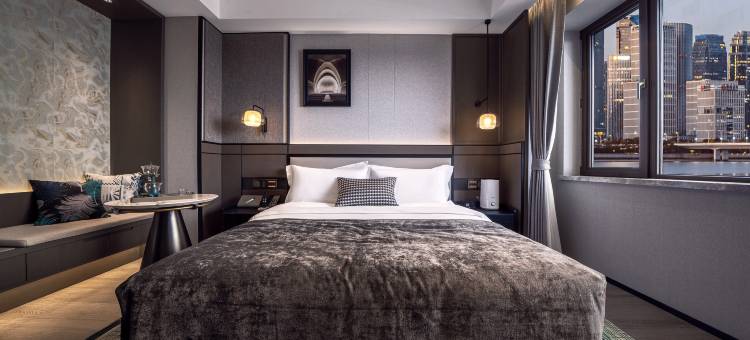 哈尔滨安纳缦设计师江景酒店(中央大街步行街索菲亚教堂店)图片