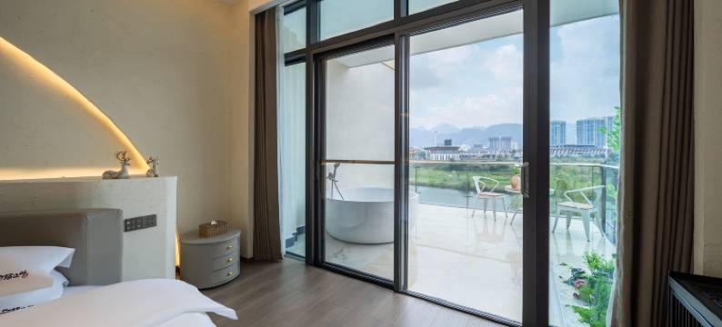 云溪江畔・江景臻享・智能影音亲子休闲美宿 (荔波古镇店)图片