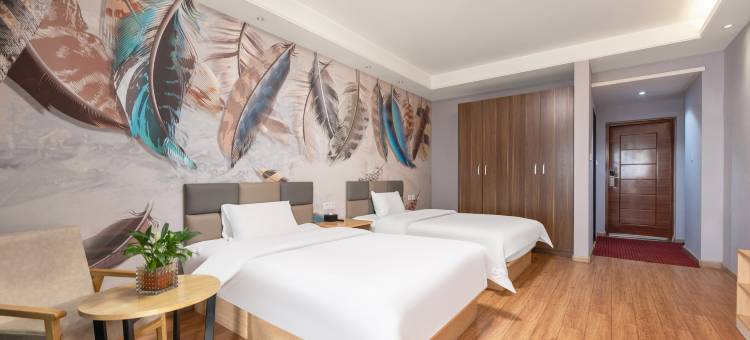 派酒店(西安三桥地铁站万象城宜家店)图片