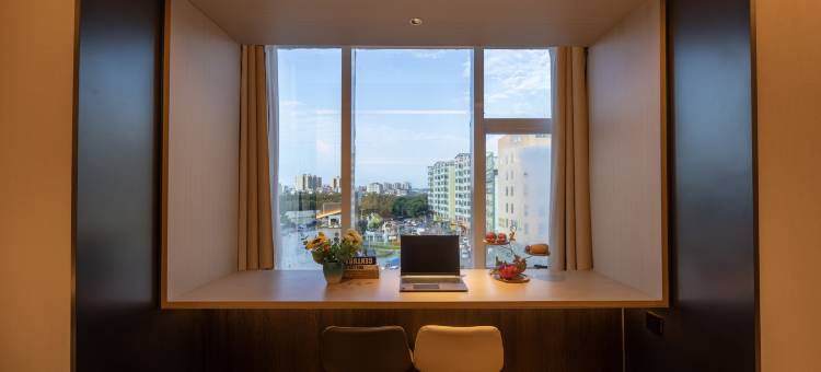 华锦大酒店(怀集高铁站粤运汽车站店)图片