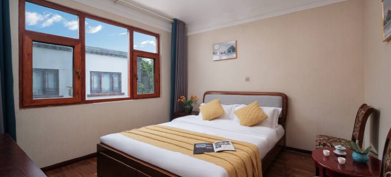 楚雄景煦酒店(彝人古镇店)图片