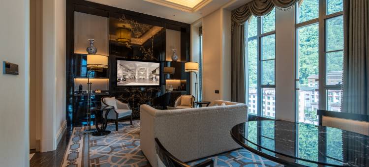 墨脱紫韵春天酒店(莲花公园店)图片