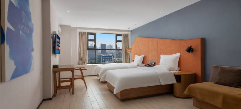 TOP Hotel首席设计师酒店(千灯湖度假区广佛电商城店)图片