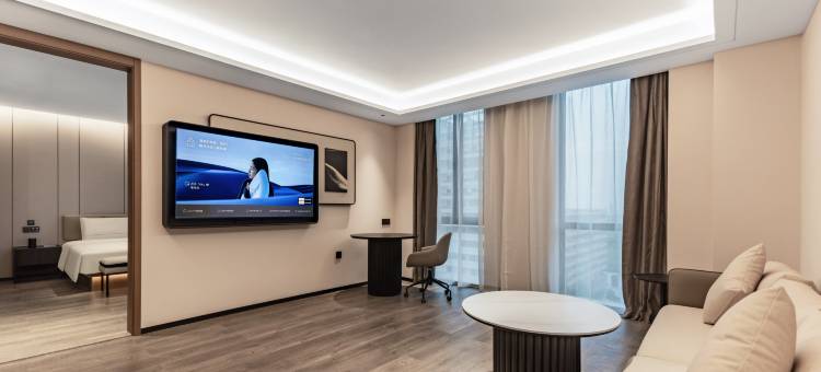 青岛红岛高新区华东路亚朵酒店图片