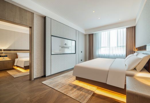 Licheng Huasheng International Hotel (Qemushi County Government Branch)Hotel Overview