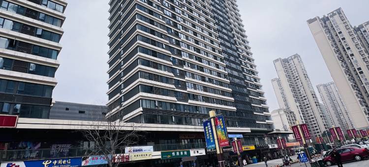 云栖影院公寓(衡阳高铁东站酃湖万达店)图片