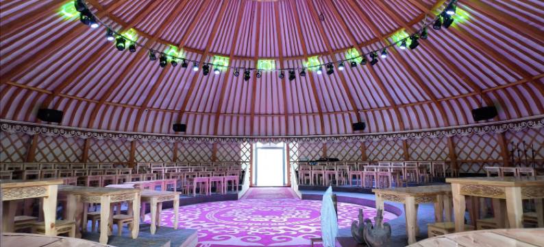 赛里木湖水云杉铂骊酒店(新游客中心店)图片