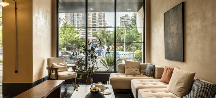 威宁雨朵酒店(草海北坡公园店)图片