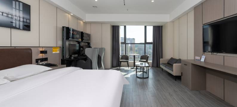 游良电竞酒店(南充不夜城店)图片