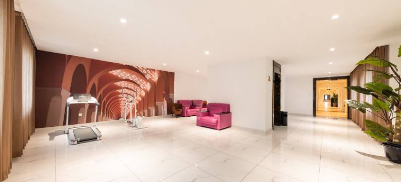 龙脉假日酒店(乌兰布统草原景区店)图片