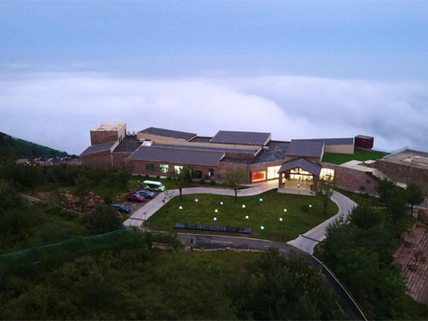 伏羲山悬崖酒店