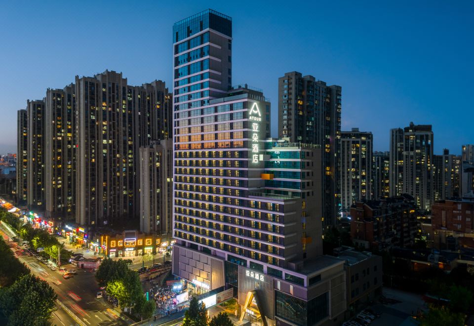 十堰上海路亚朵酒店外景图