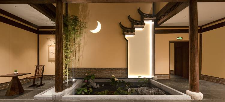 江园·老街里精品古建民宿(黄山屯溪老街黎阳水街店)图片