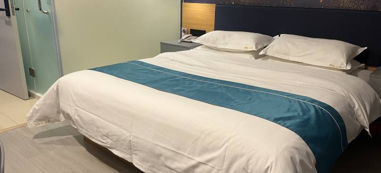 如家睿柏·云酒店(海阳金海螺广场店)图片