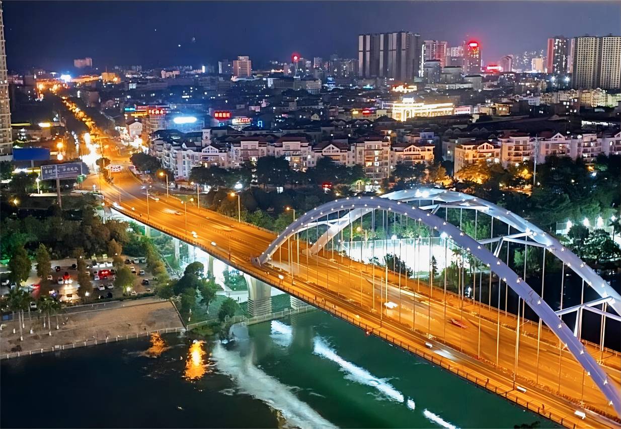 明月湖酒店(百色高铁站百色市中级人民法院店)图片