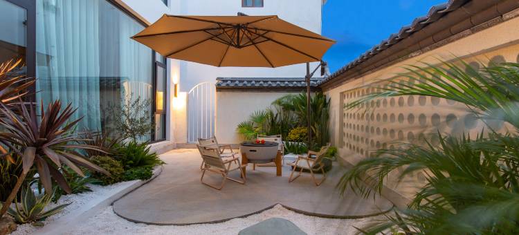 岚屿山也设计美宿(丽江古城店)图片