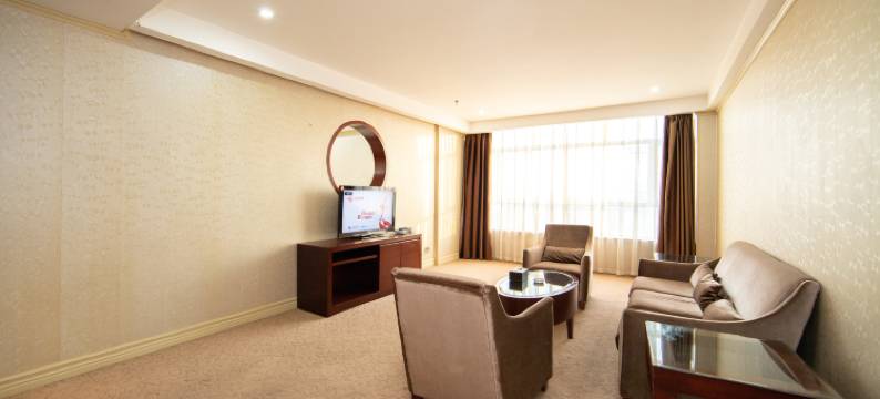 松原鑫宇龙佳酒店(第二高级中学火车站店)图片