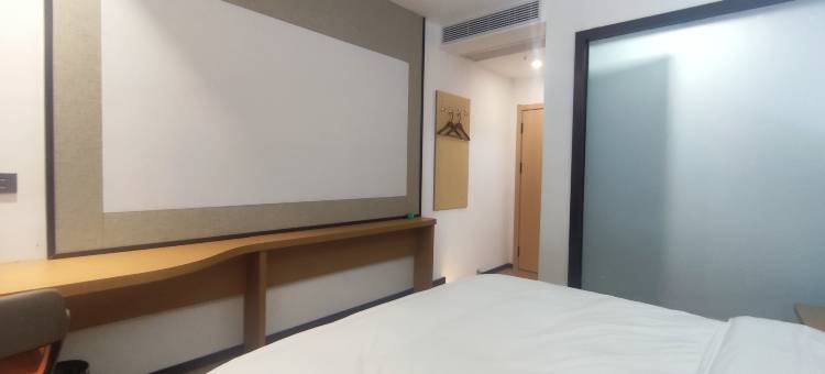 启梦优选酒店(淮北师范大学滨湖校区店)图片
