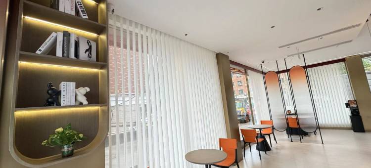 左岸·云歌酒店(义乌吾悦广场店)图片