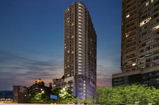 橡树林酒店(重庆南坪万达广场会展中心店)