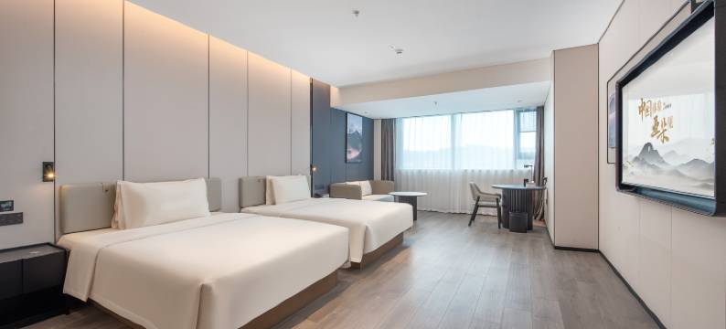 深圳坪山坑梓地铁站亚朵酒店图片