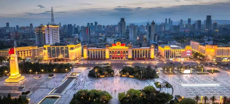 TOWO上品酒店(南昌八一广场丁公路北地铁站店)图片