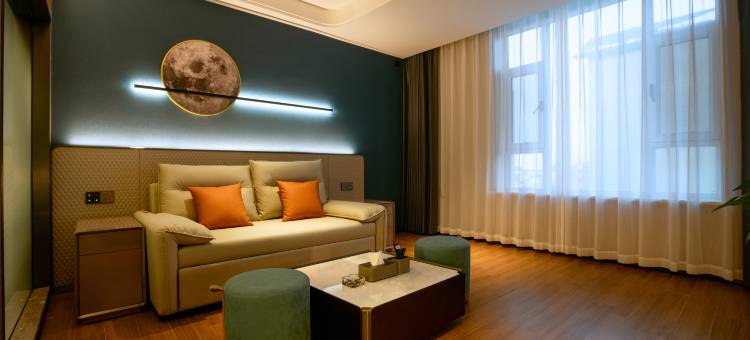 和静山水朝酒店(巴音布鲁克店)图片