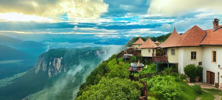 黔花之筑·巨幕轻奢花海酒店(黔西高铁站步行街店)图片