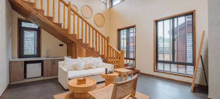 花筑·凤栖山居(凤凰老家寨景区店)图片