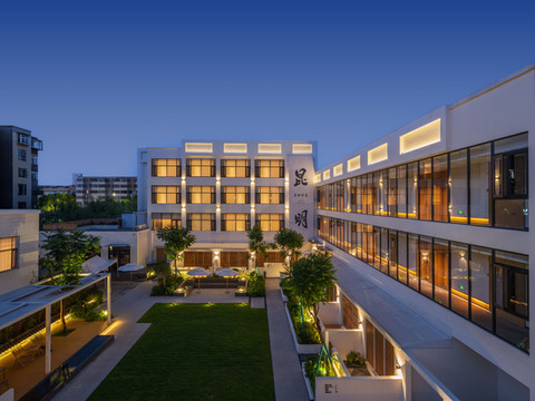 Clouds April雲和维夏酒店(滇池南亚风情第壹城店)