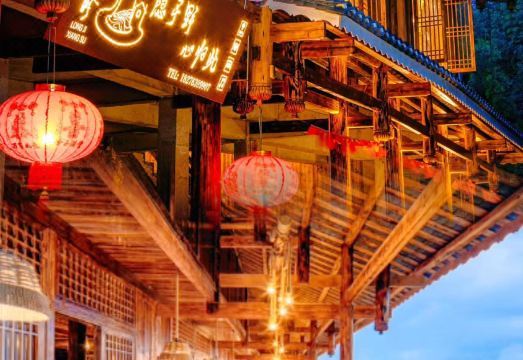 素隐?乡宿丨HOMETOWN?DESTINATION吊脚楼?观景美宿（龙脊梯田店）外景图