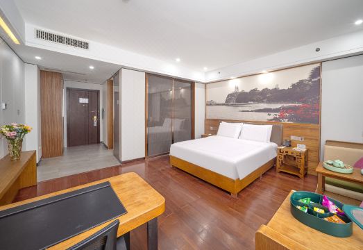 Seashine Hotel (Xiamen Railway Station) Hotel Overview