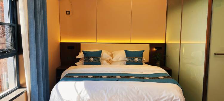 晨雅酒店(开封万岁山大宋武侠城清明上河园店)图片