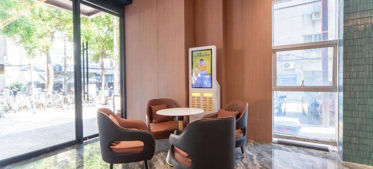 中帆国际酒店(八一广场一附院店)图片