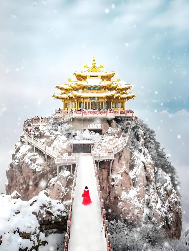 光阴故事丨寰宇金顶・Crown御景国际大酒店(栾川老君山凤凰天街店)图片