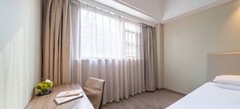 海澜门轻居精品酒店(温州火车站印象城MEGA购物中心店)图片