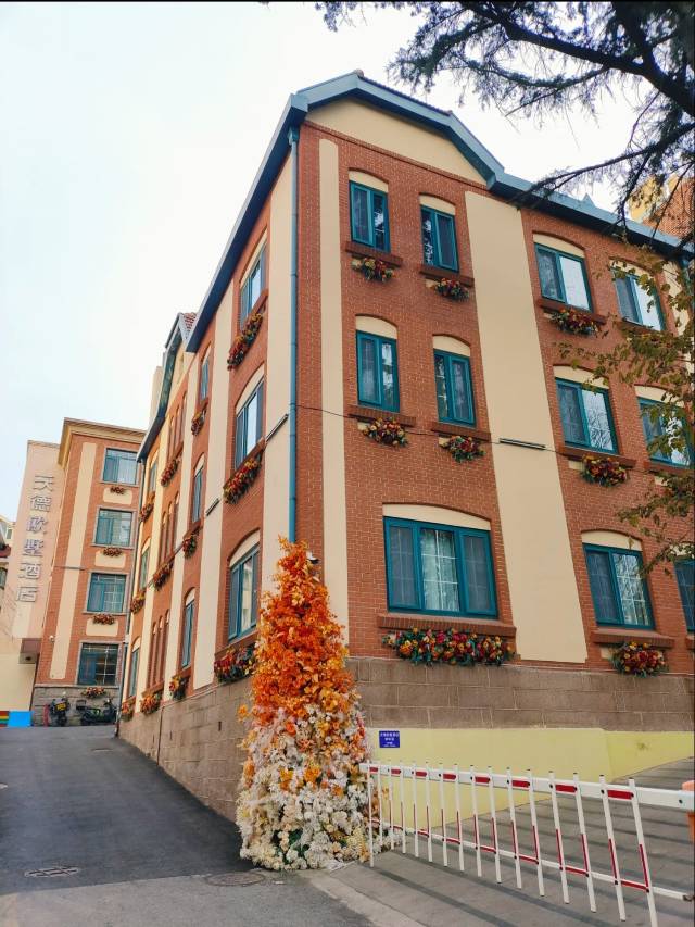 沃德·欧墅酒店(青岛栈桥信号山地铁站店)图片