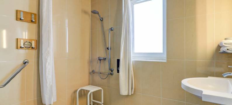 B&B 酒店第戎Nord(B&B HOTEL Dijon Nord Zénith)图片