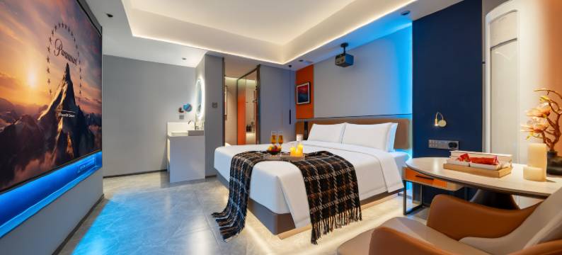 叶与晨电竞电影酒店(唐山万达店)图片