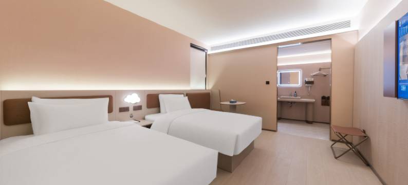 汉庭酒店(武汉青山红钢城地铁站店)图片