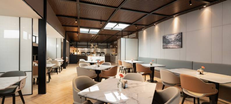 镇江火车站南徐大道亚朵酒店图片