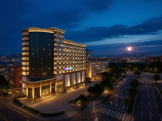 丽斯未来酒店(深圳龙城广场地铁站店)