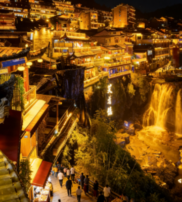 岸芷汀兰庭院江景民宿(凤凰古城沱江店)图片