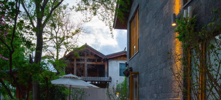 悦·拾柒｜赏日照金山·花园咖宿(丽江古城忠义市场店)图片