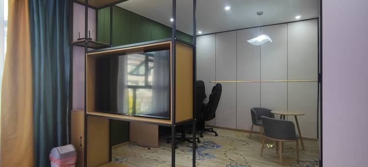 铂曼电竞酒店图片